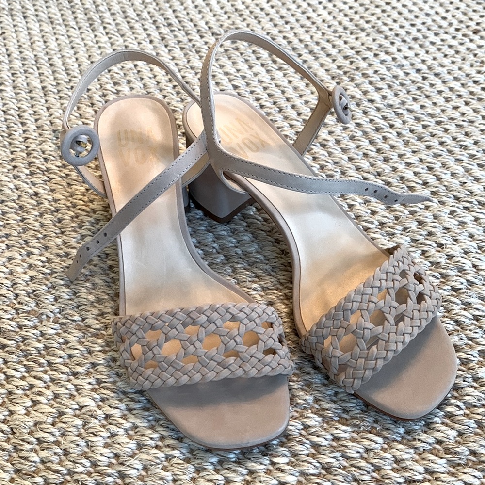 Nude sandals. Made in Italy. NEW